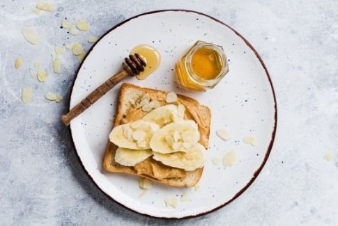 recette-toast-banane-beurre-d-amande